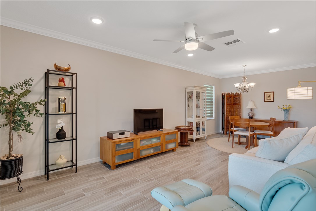 6165 Red Maple Manor