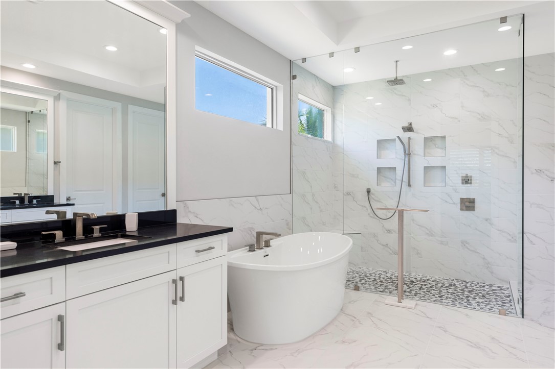 220 Strand Square