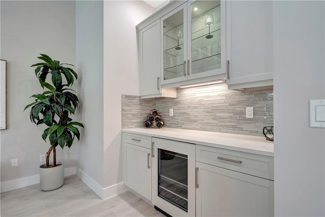 220 Strand Square