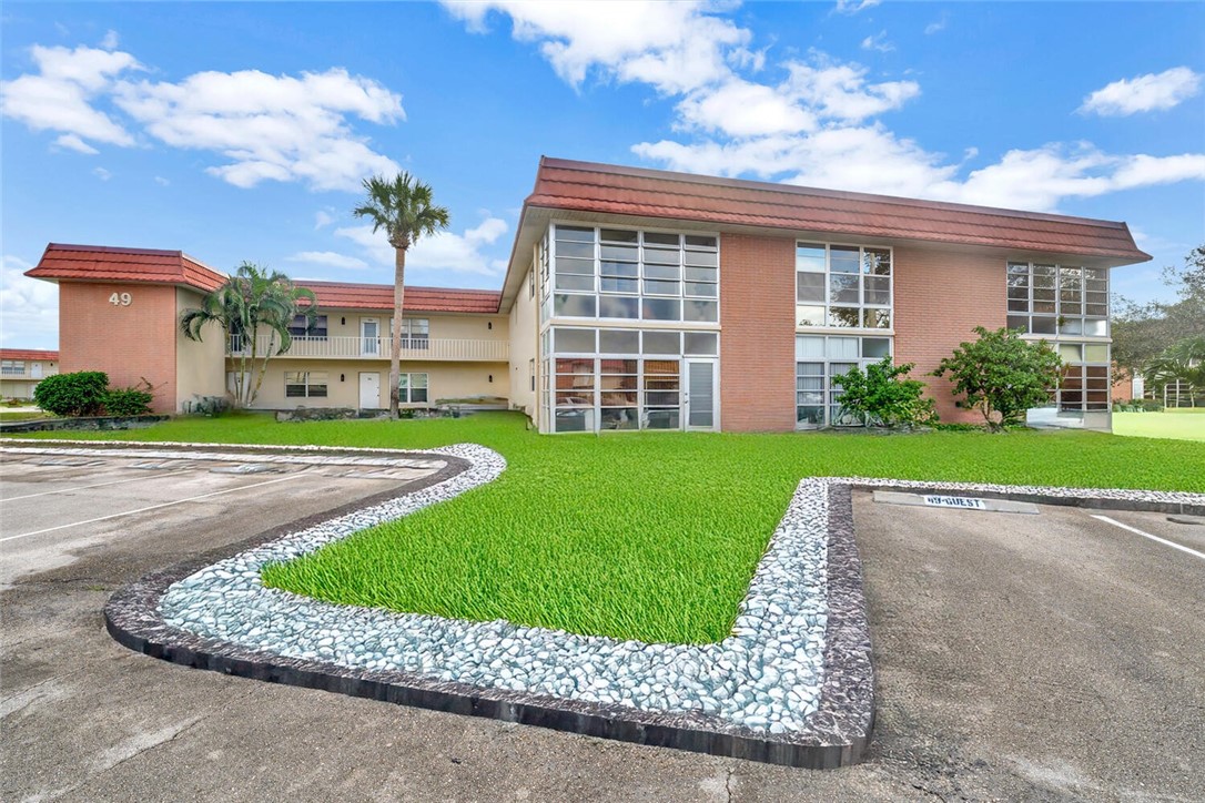 49 Woodland Drive 201