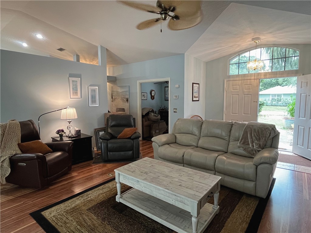 1946 Hedden Place