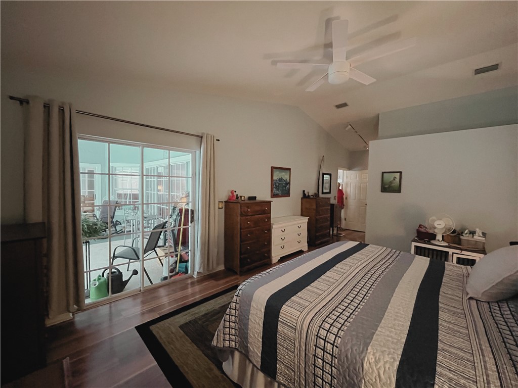 1946 Hedden Place