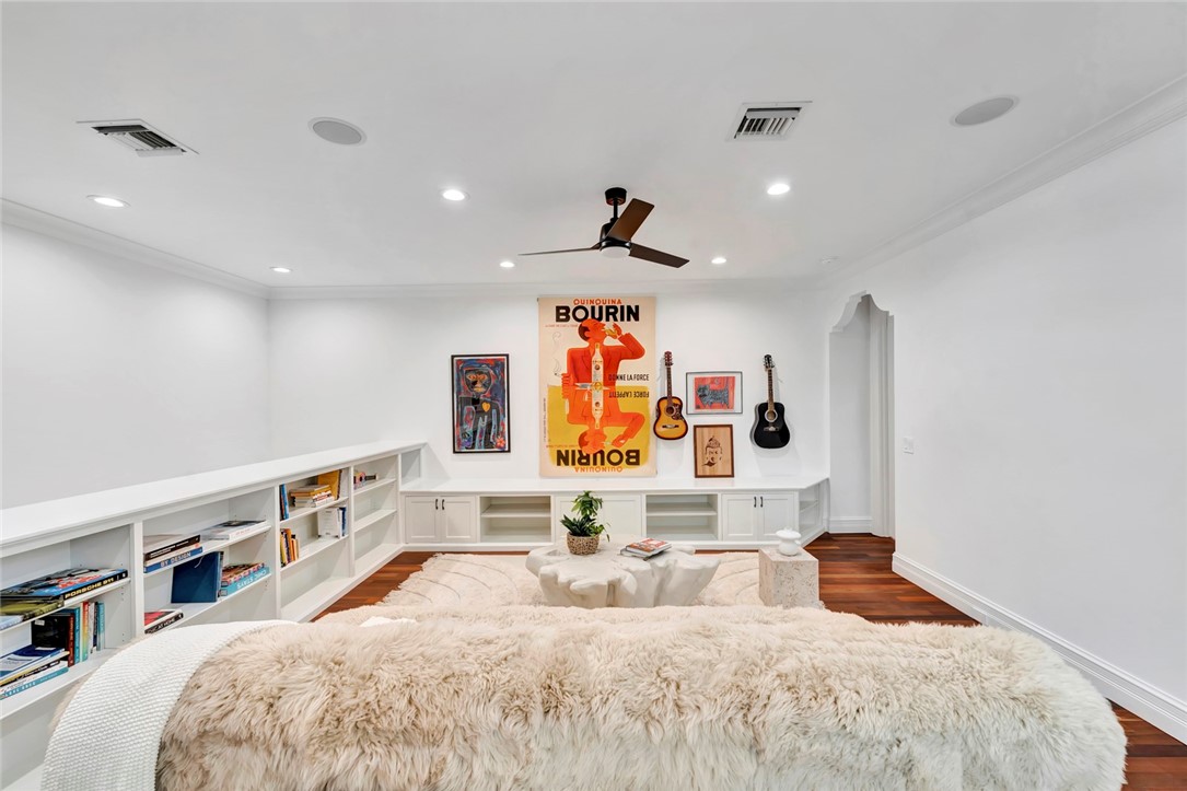 906 Seagrape Lane