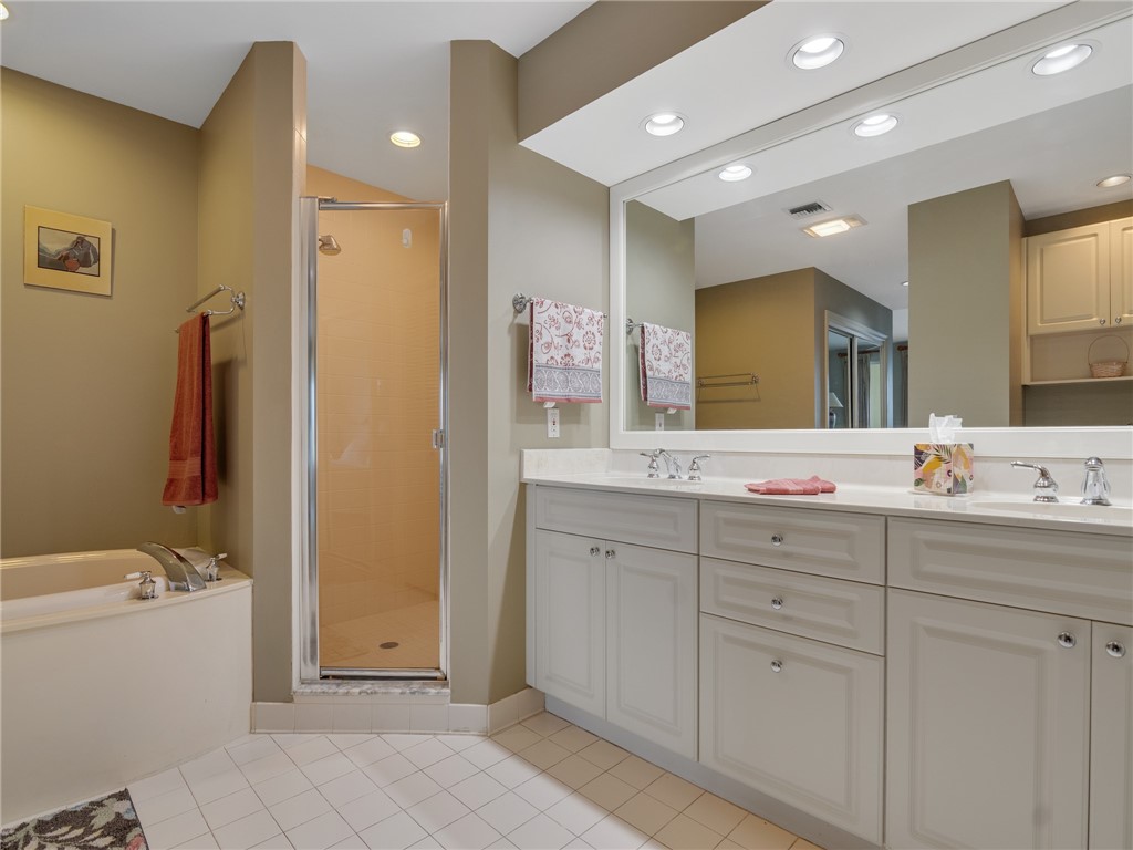 5225 E Harbor Village Drive 204