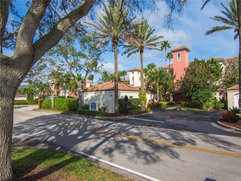5225 E Harbor Village Drive 204