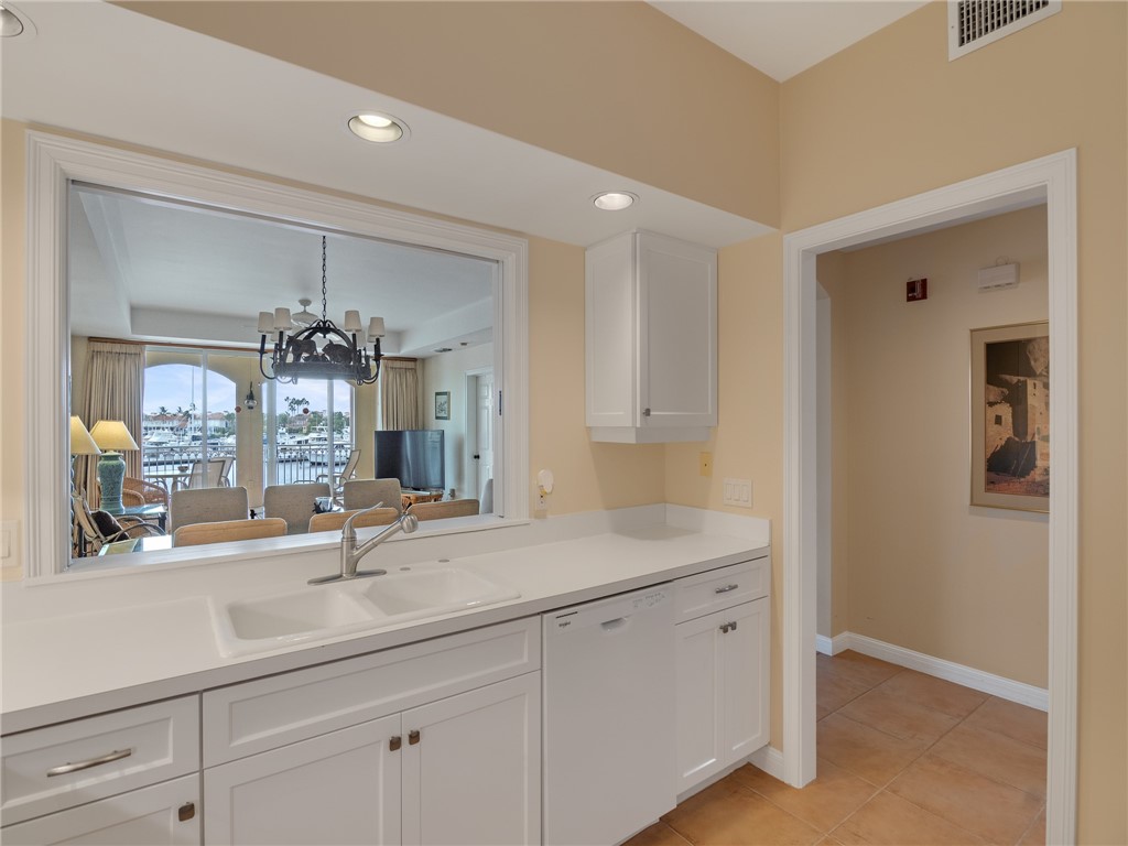 5225 E Harbor Village Drive 204