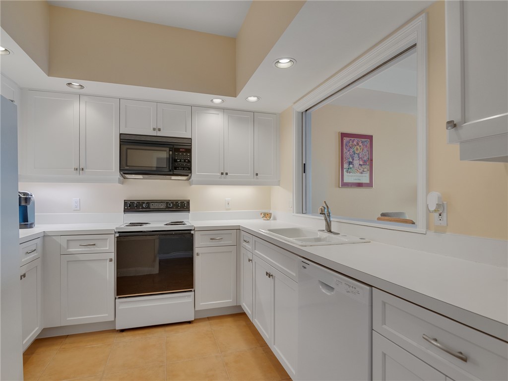 5225 E Harbor Village Drive 204