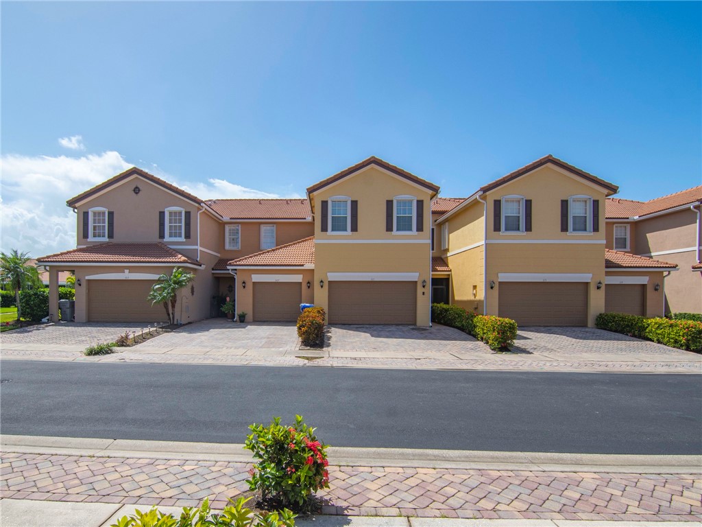 311 Versailles Lane