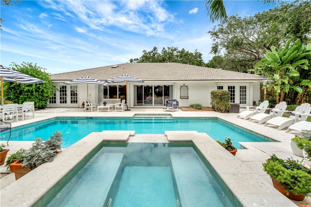 4617 Pebble Bay S
