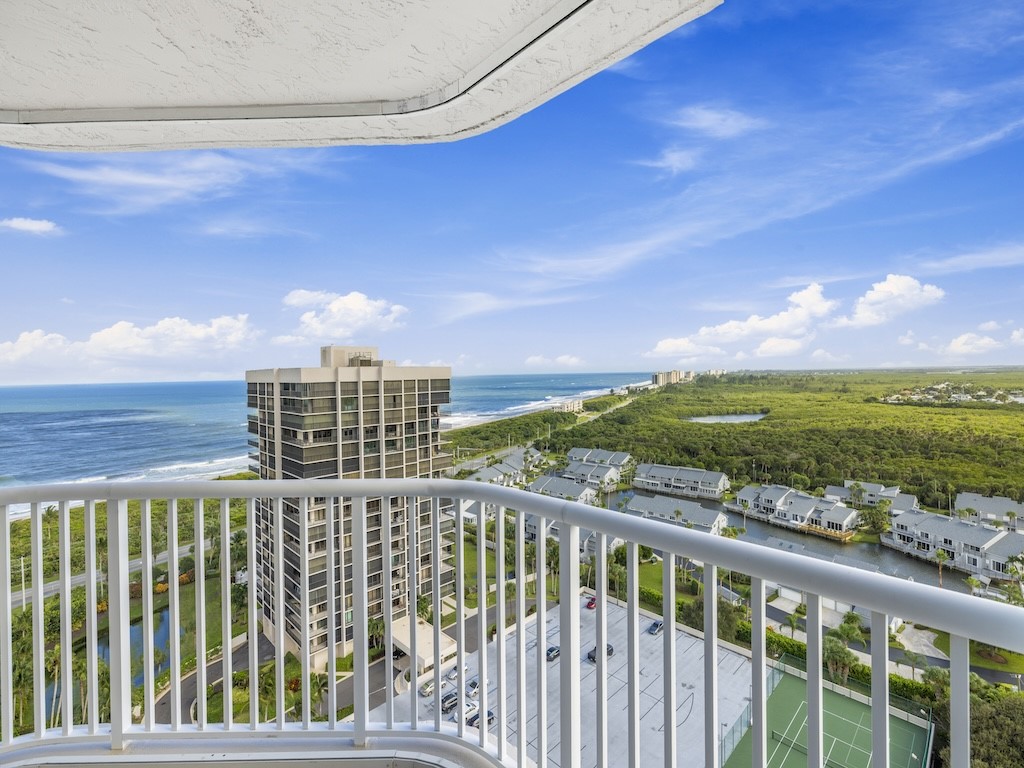 5049 N Highway A1A None PH 1901