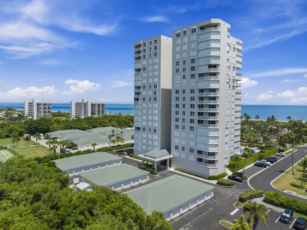 5049 N Highway A1A None PH 1901