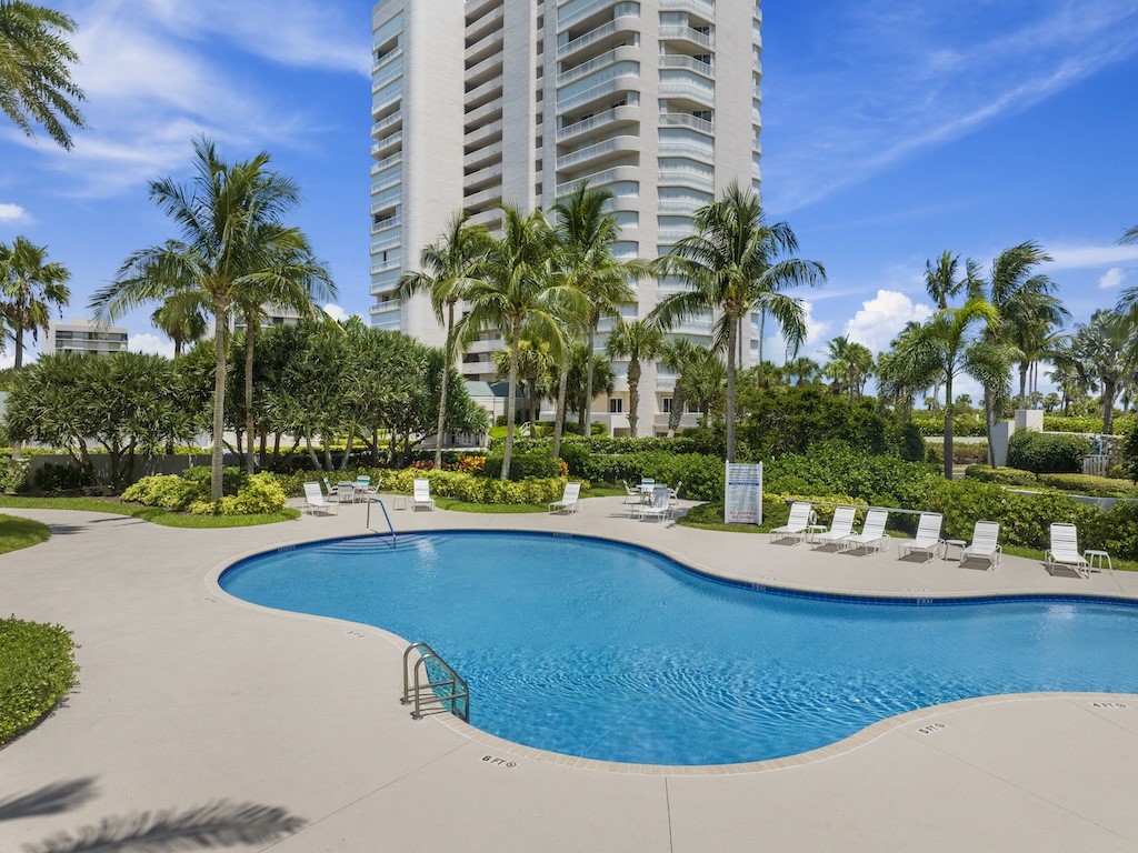 5049 N Highway A1A None PH 1901