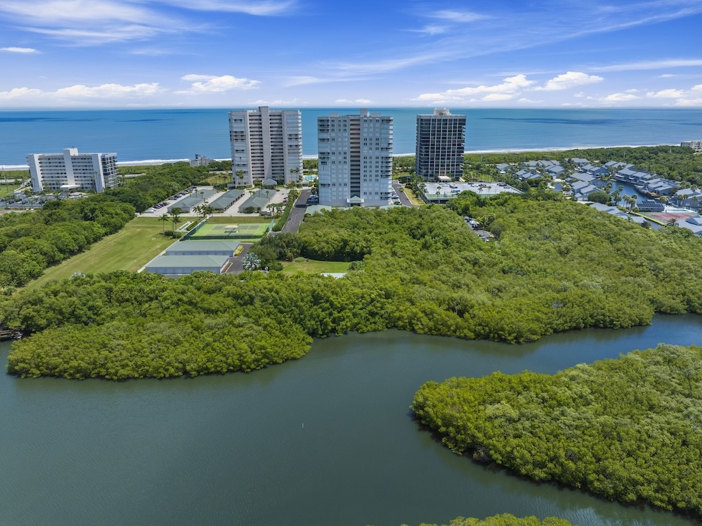 5049 N Highway A1A None PH 1901