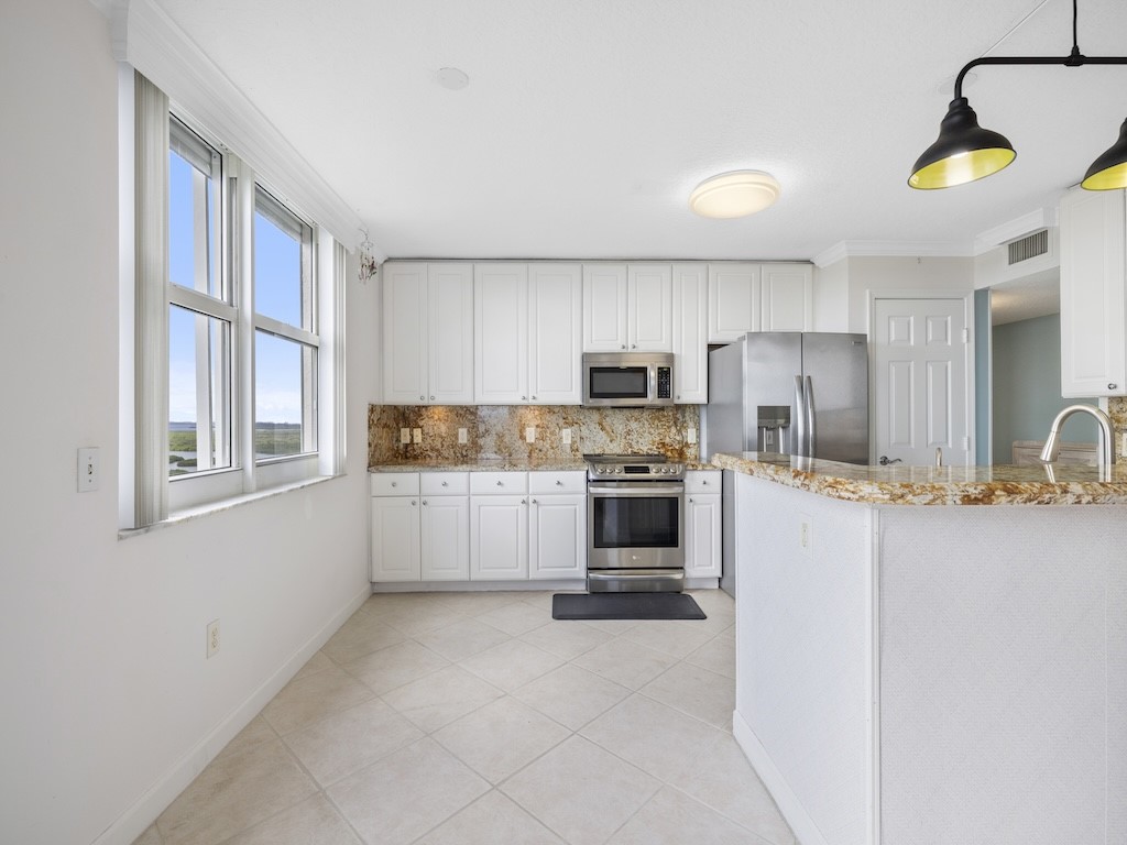 5049 N Highway A1A None PH 1901