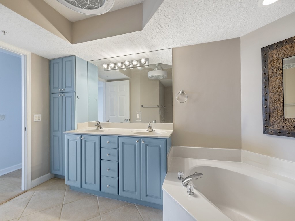 5049 N Highway A1A None PH 1901