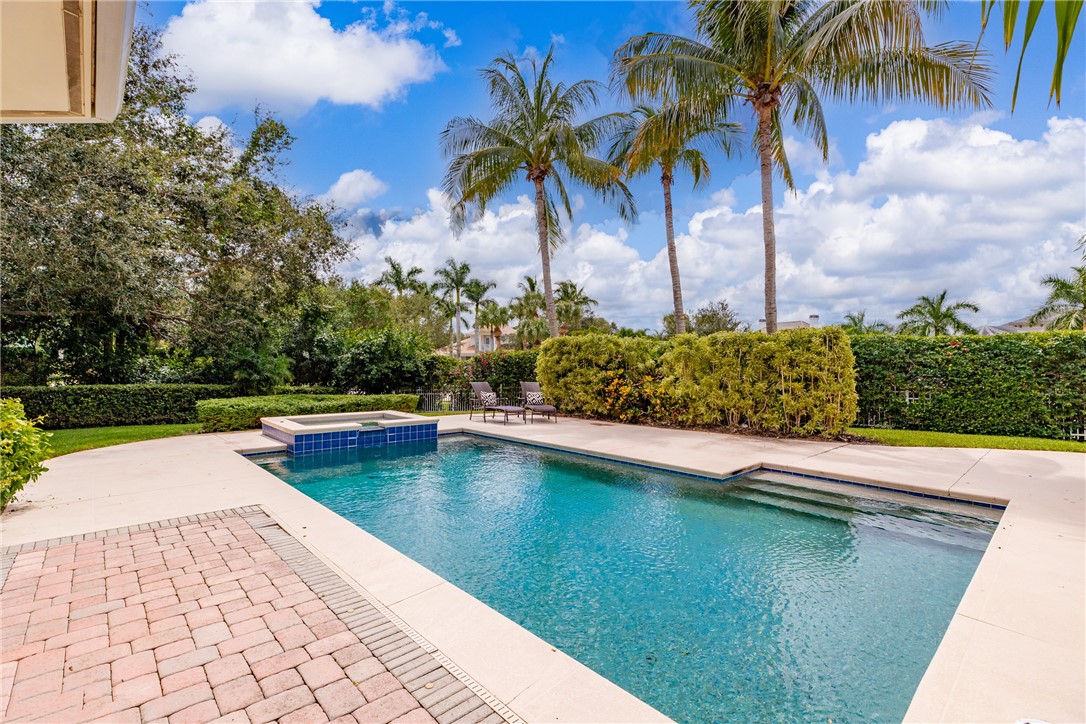 1300 Lake Bend Court