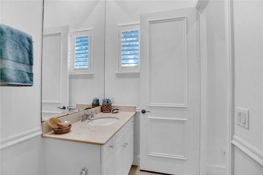1300 Lake Bend Court