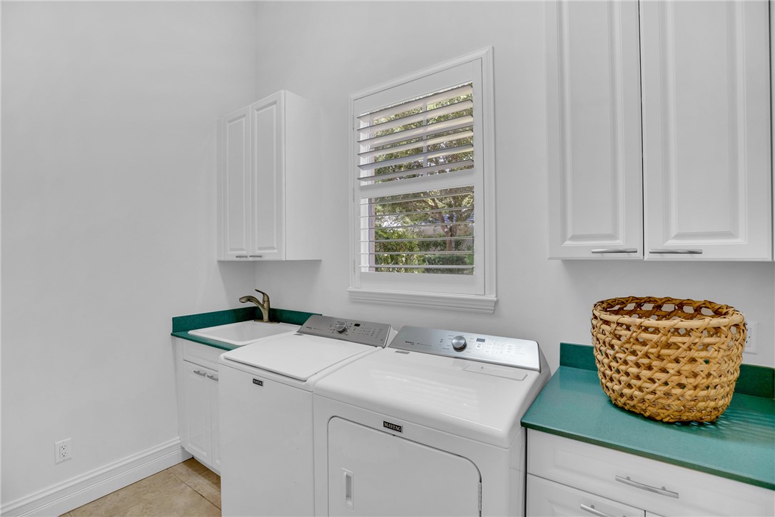 1300 Lake Bend Court