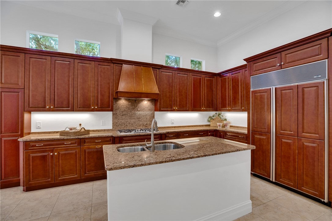 1300 Lake Bend Court