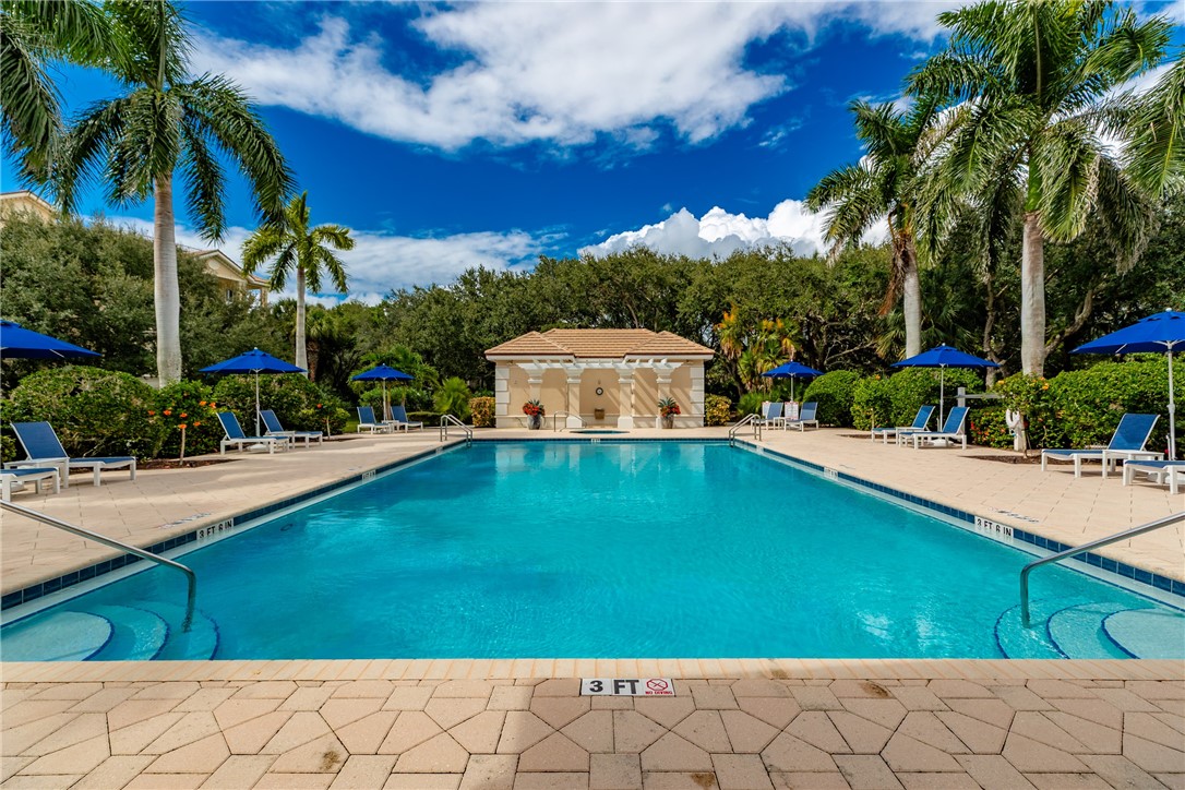 1300 Lake Bend Court