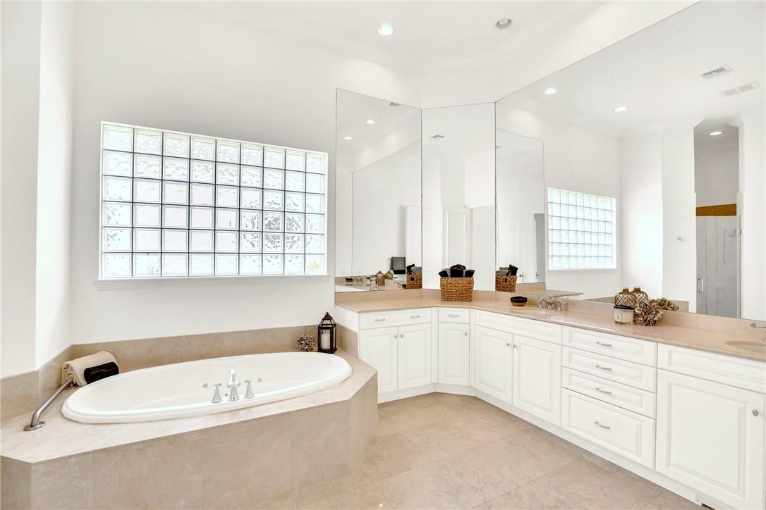 1300 Lake Bend Court