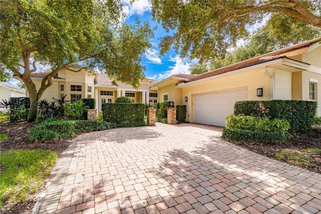 1300 Lake Bend Court