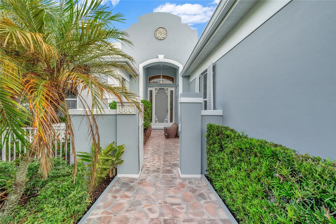 860 Saint James Lane