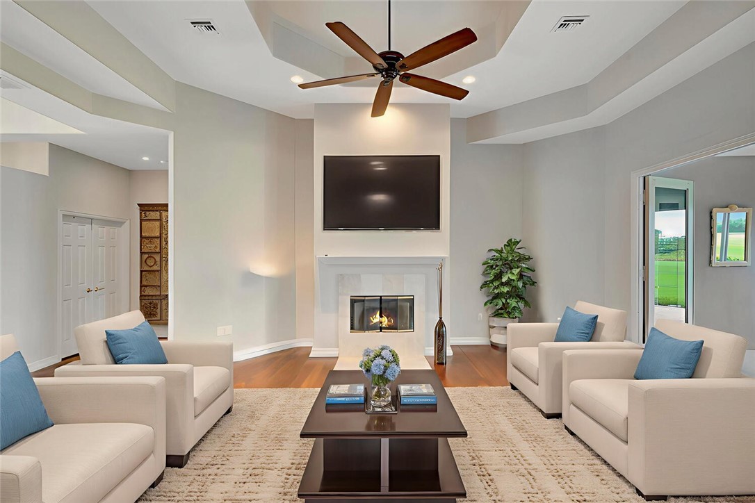 860 Saint James Lane