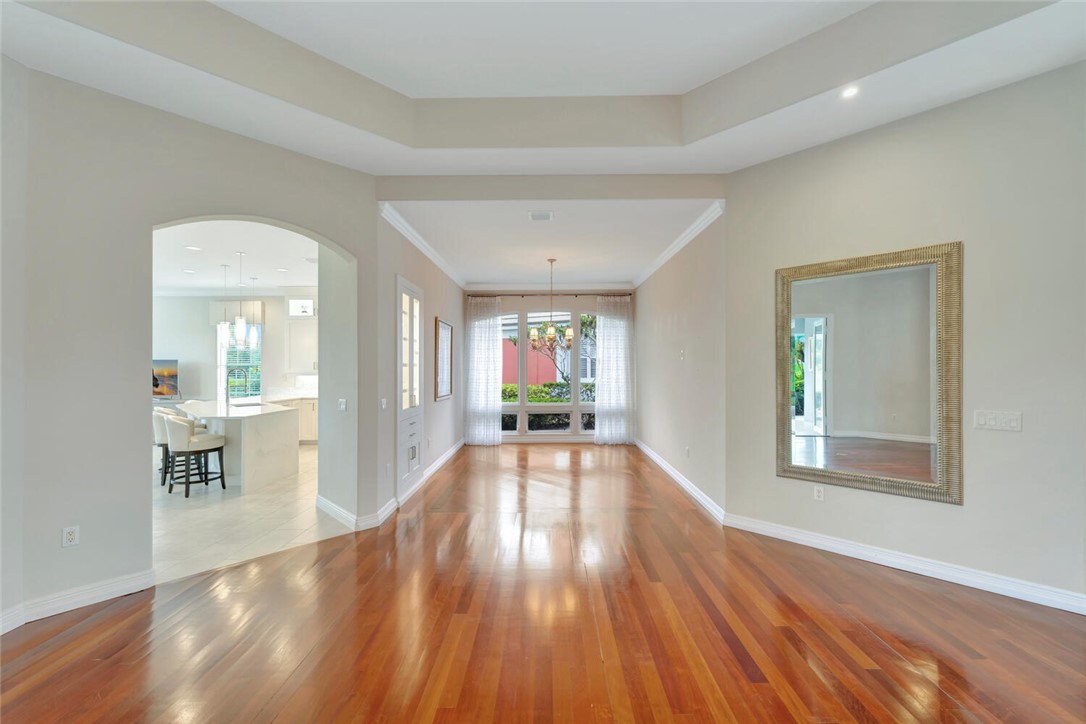 860 Saint James Lane
