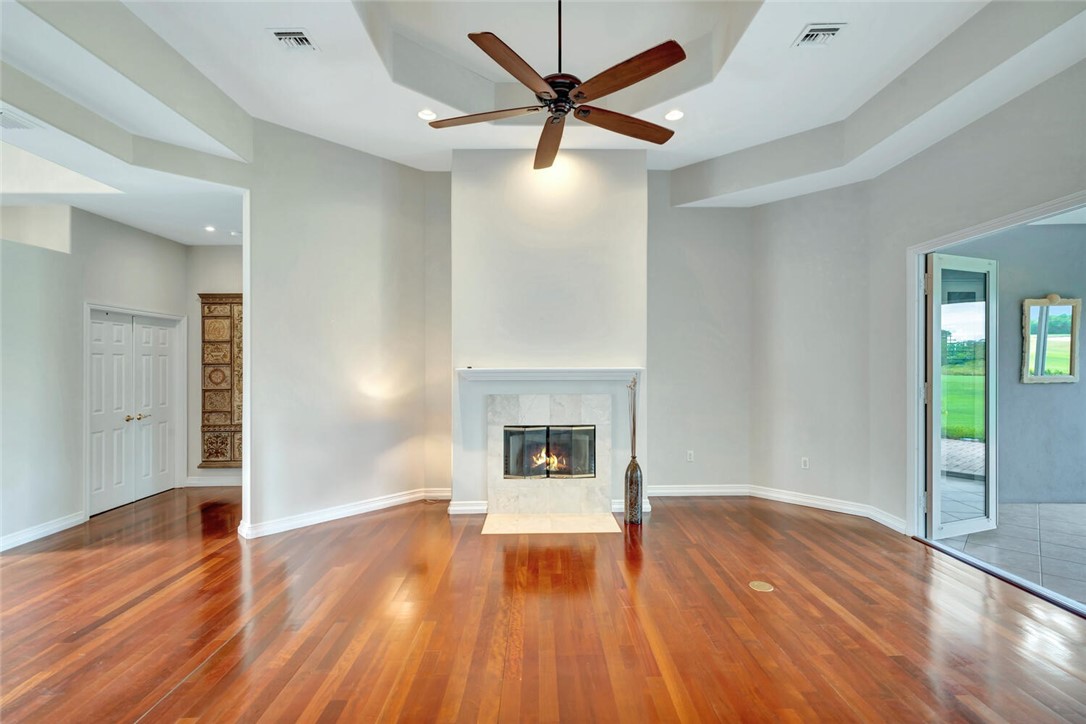 860 Saint James Lane