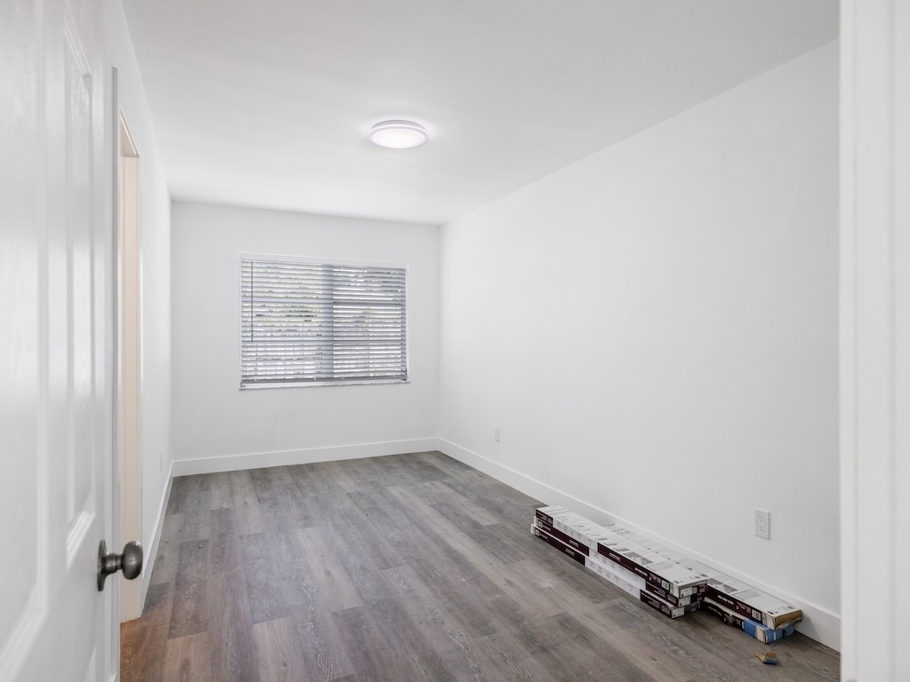 1560 3rd Court