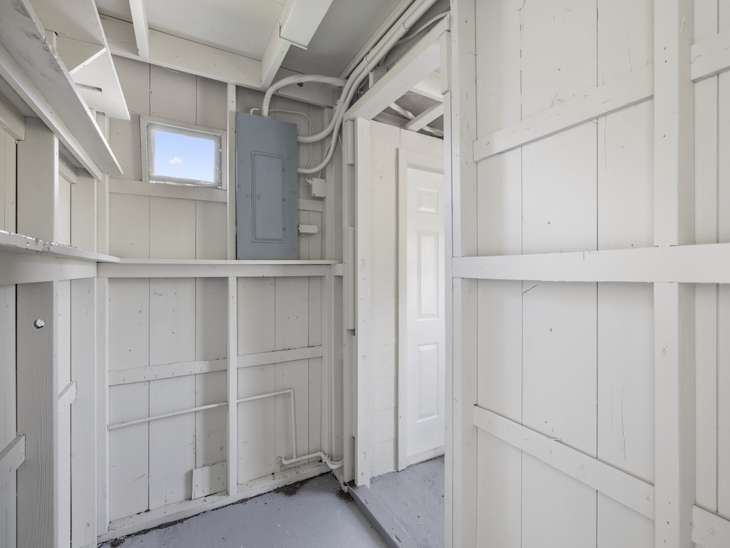 1560 3rd Court