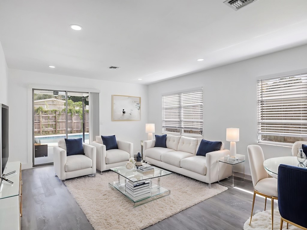 1560 3rd Court