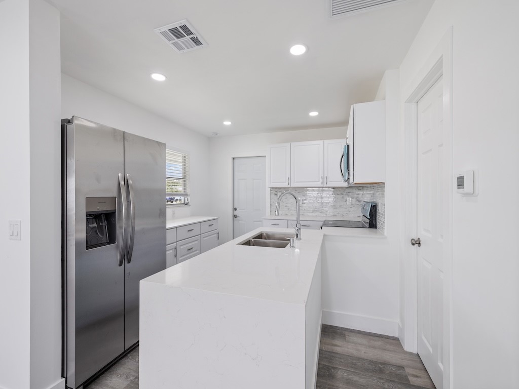 1560 3rd Court