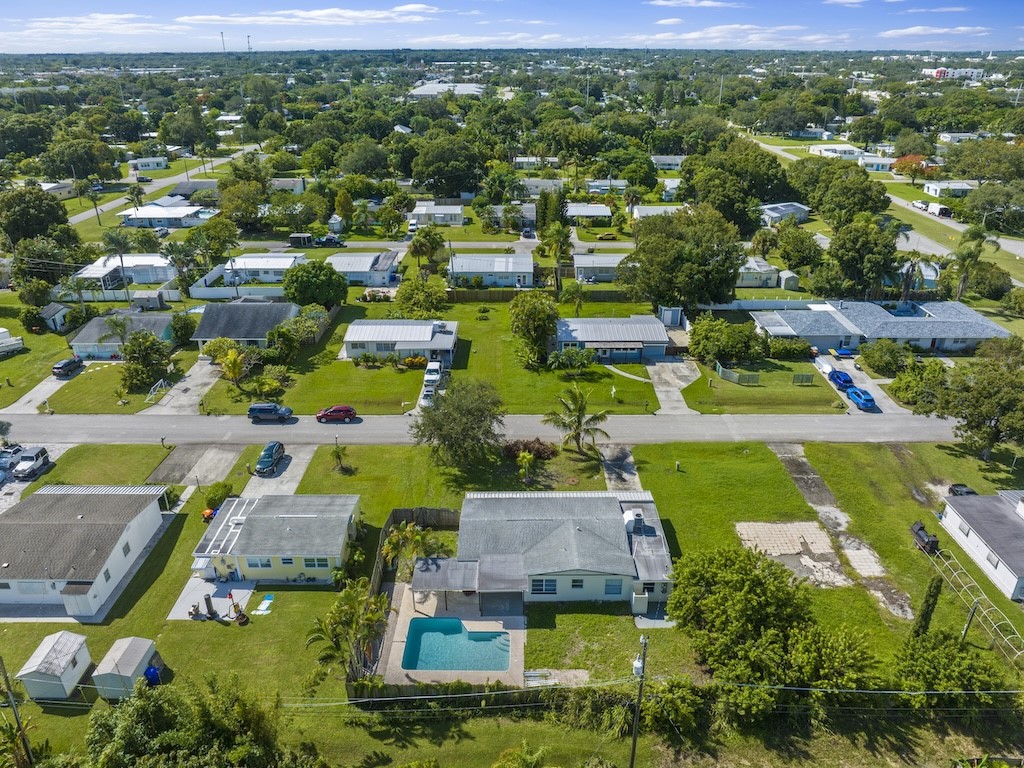 1560 3rd Court