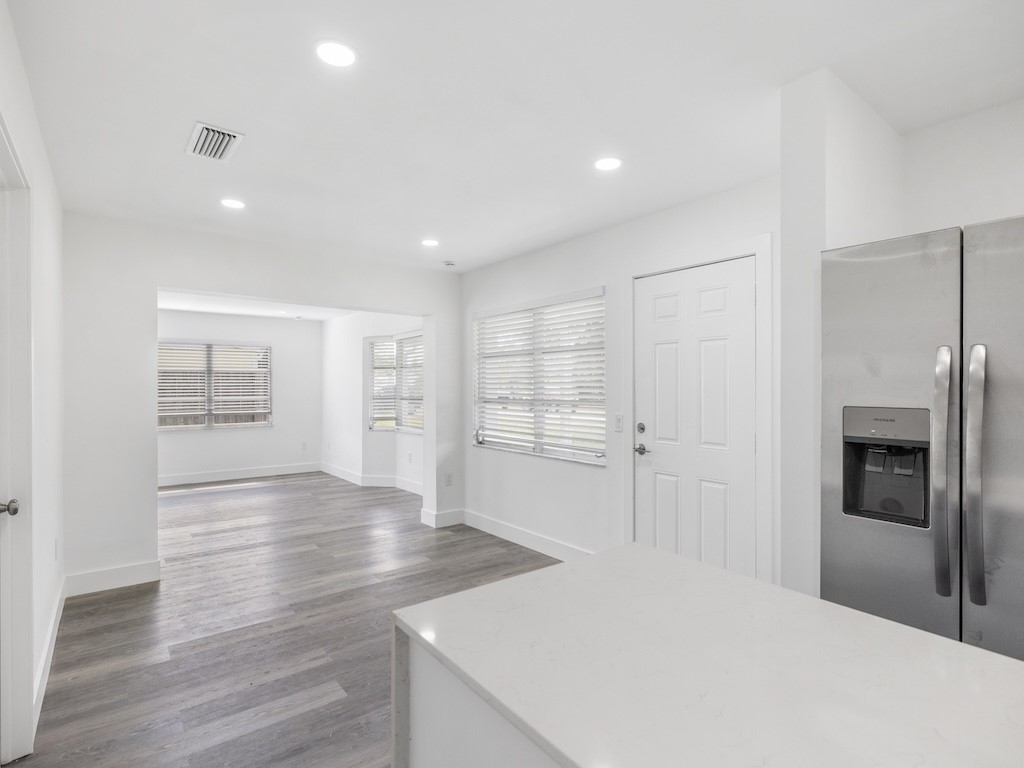 1560 3rd Court