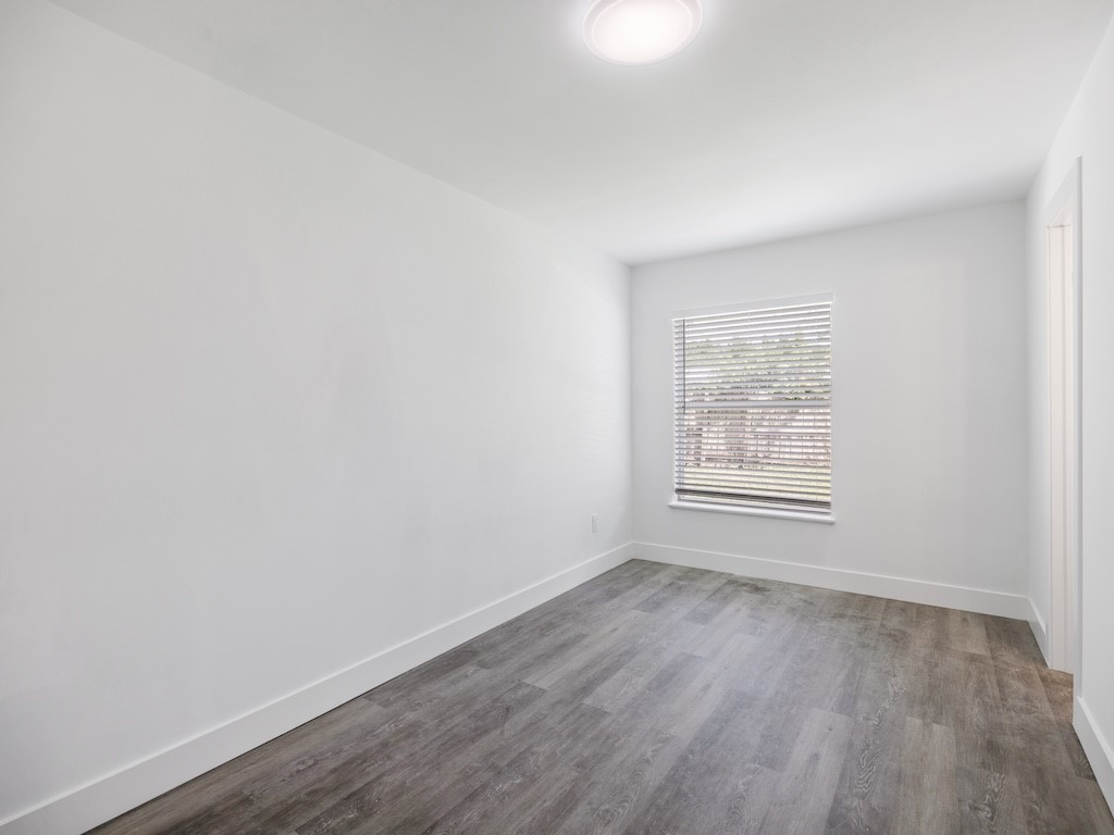 1560 3rd Court