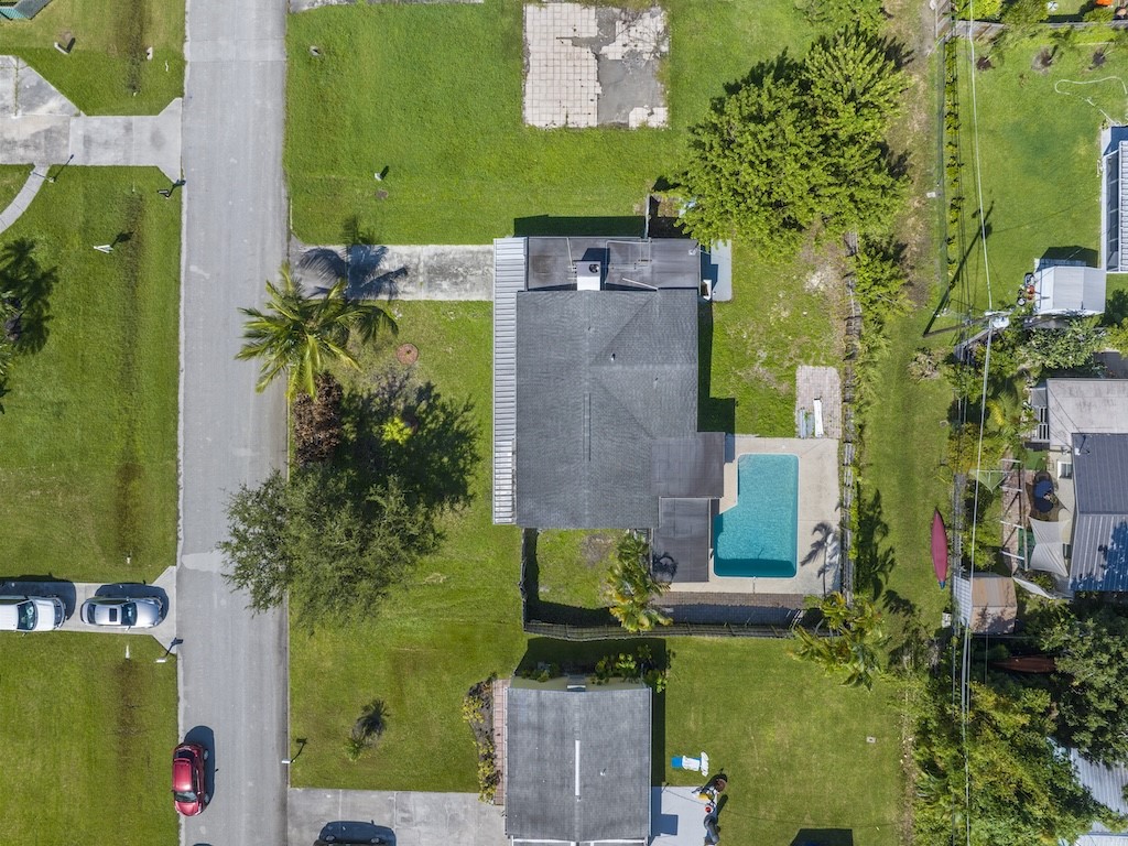 1560 3rd Court