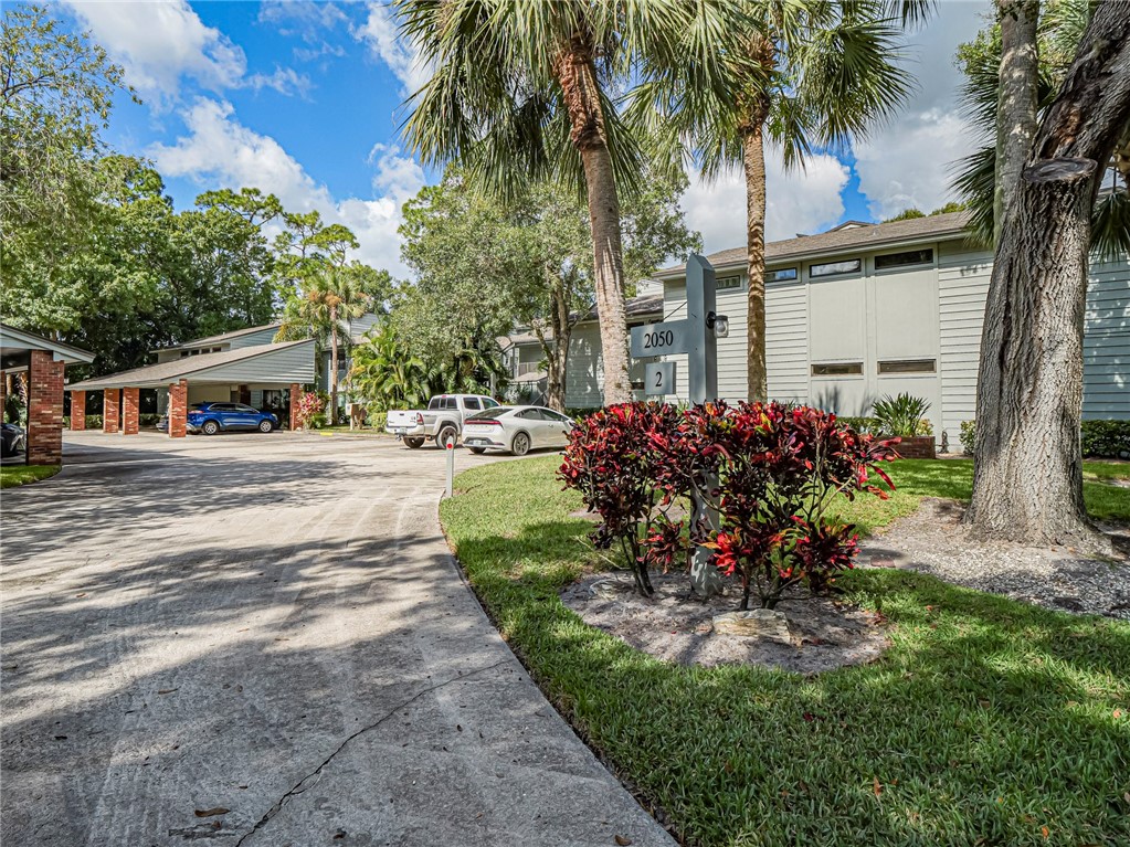 2050 Pine Creek Boulevard 201