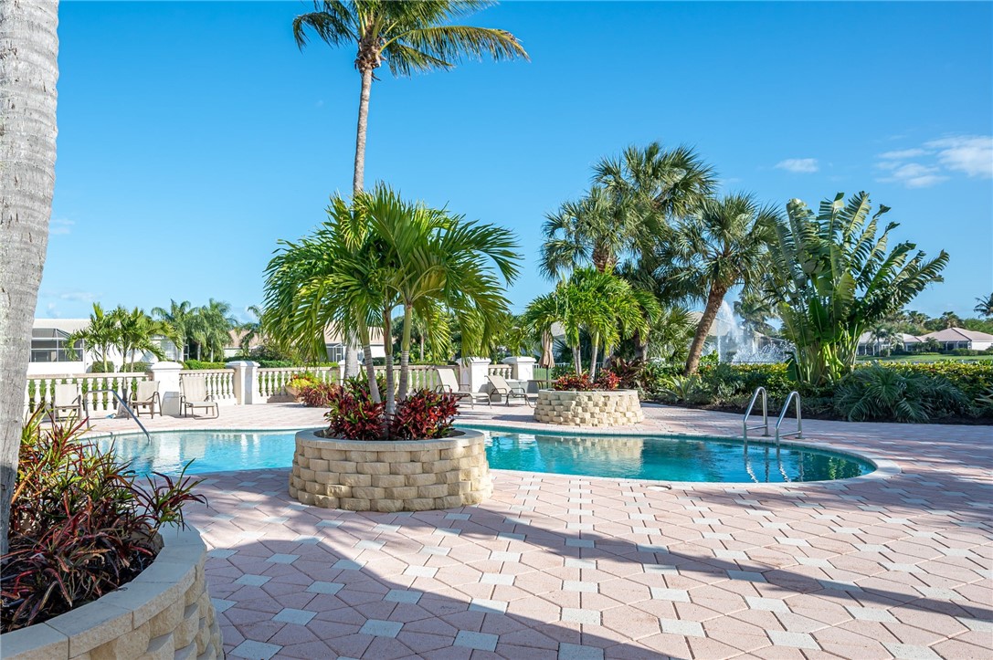 1015 Island Club Place