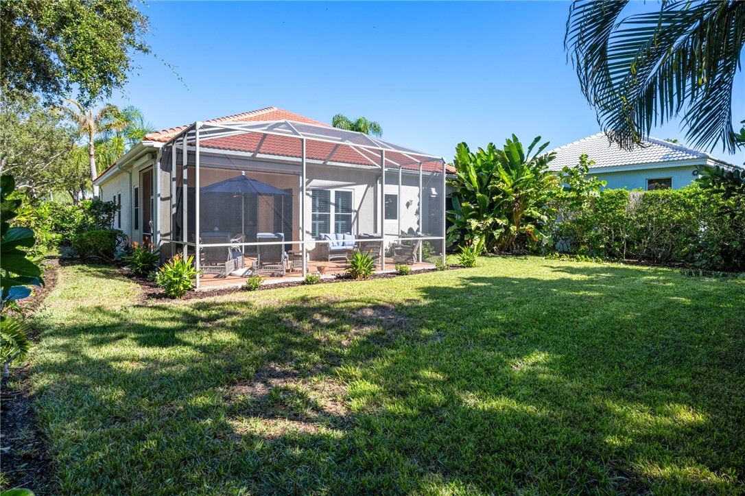 1015 Island Club Place