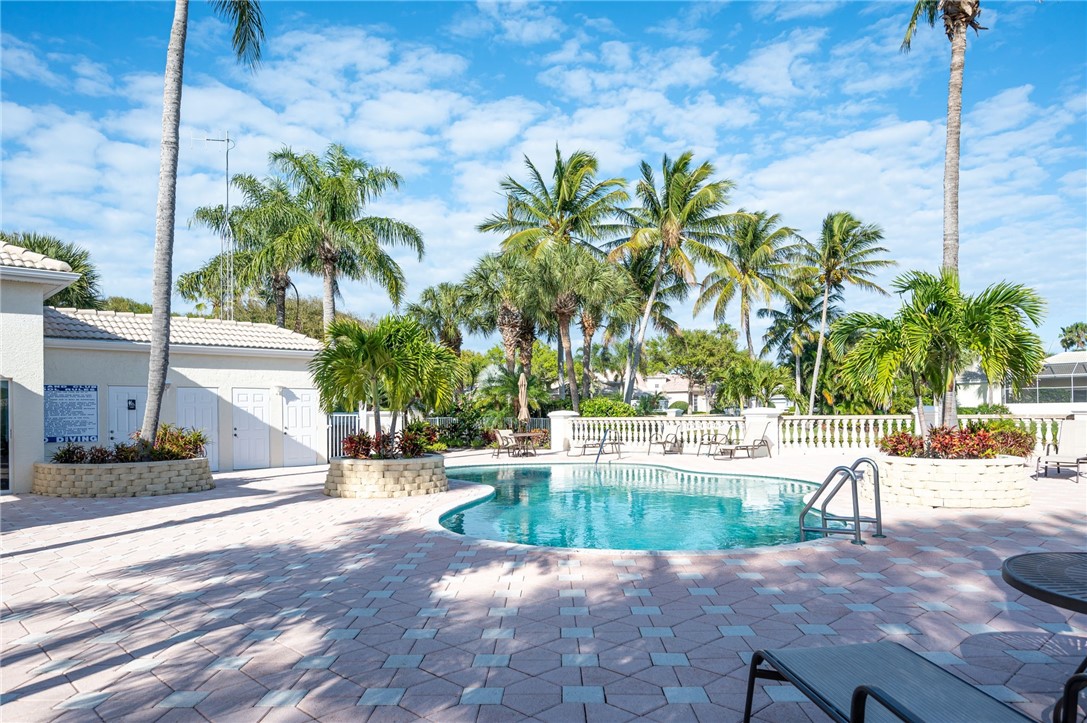 1015 Island Club Place