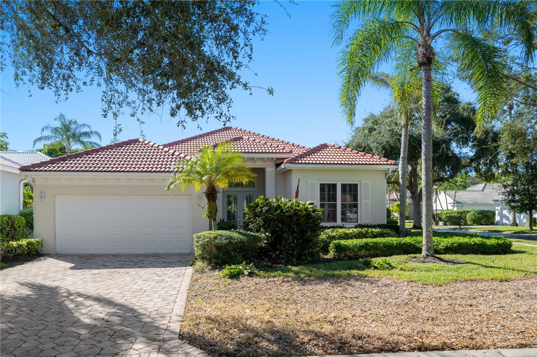 1015 Island Club Place