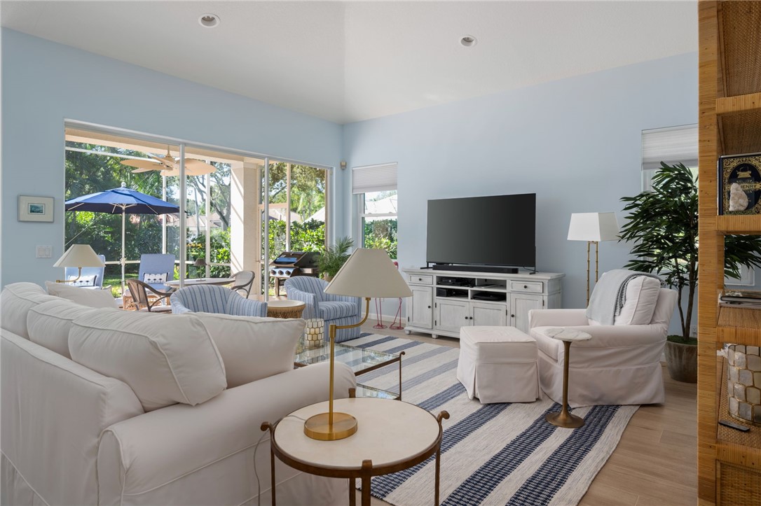 1015 Island Club Place