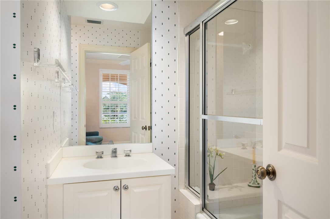 1250 W Southwinds Boulevard 215
