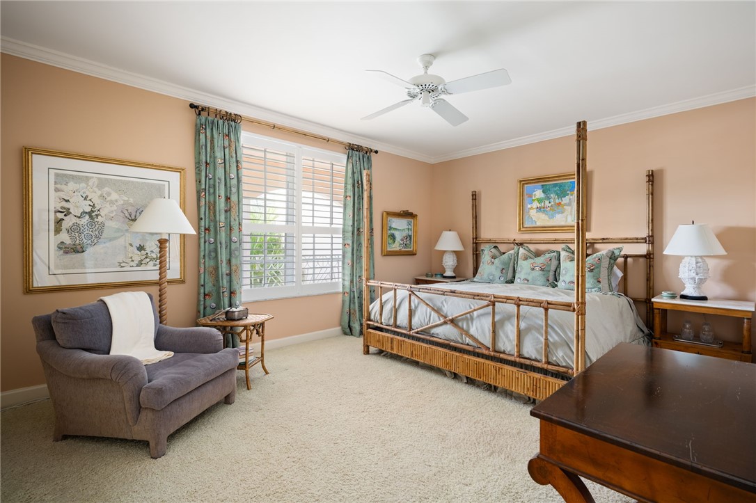 1250 W Southwinds Boulevard 215