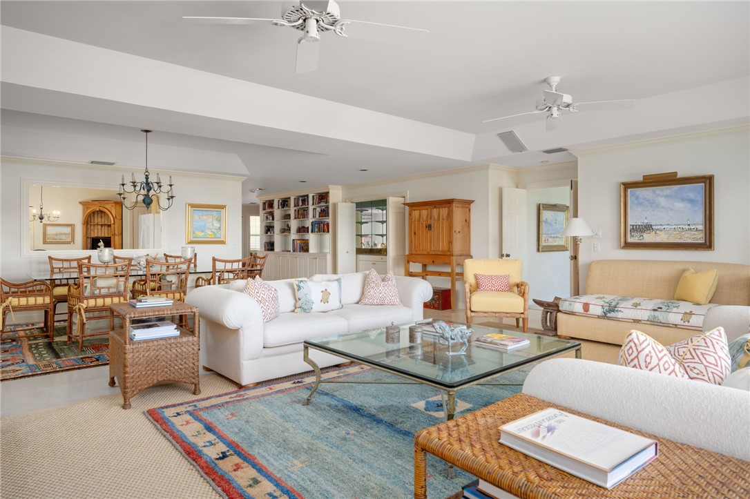 1250 W Southwinds Boulevard 215
