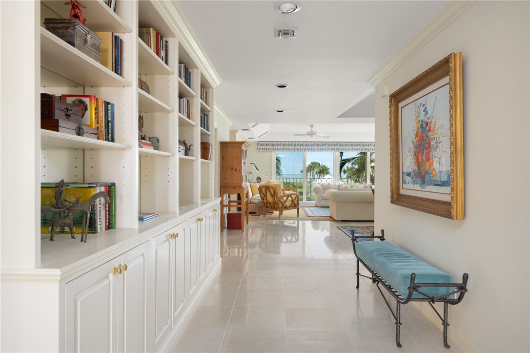 1250 W Southwinds Boulevard 215