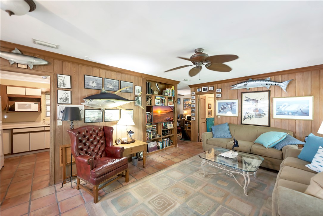 655 Acacia Road