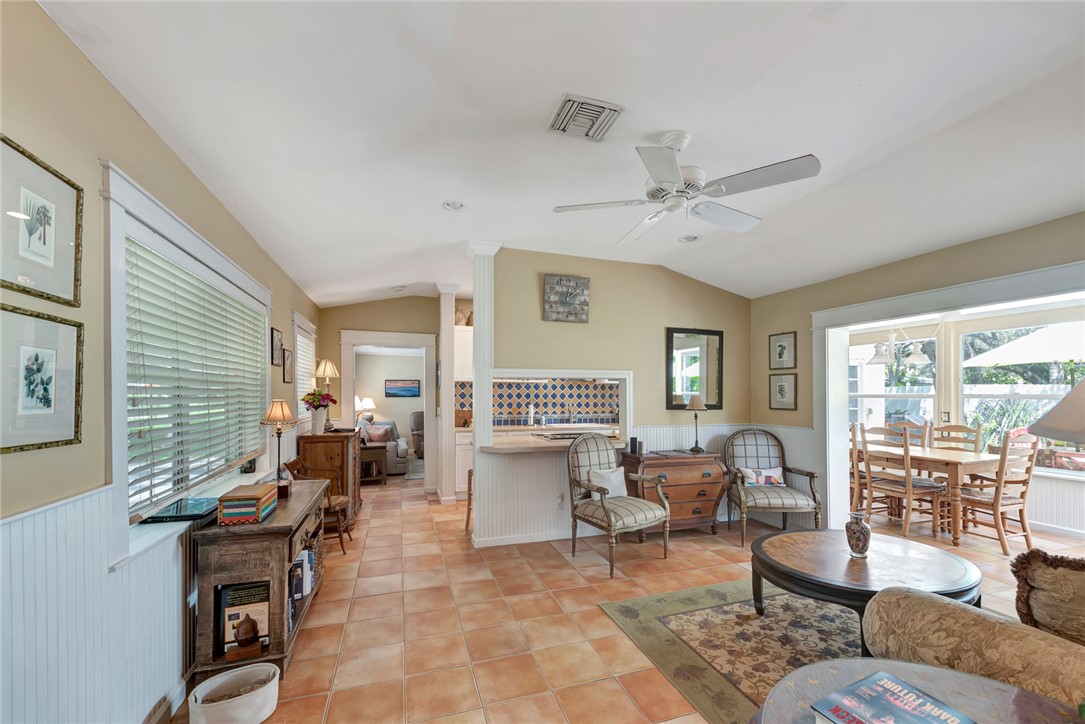 645 Acacia Road